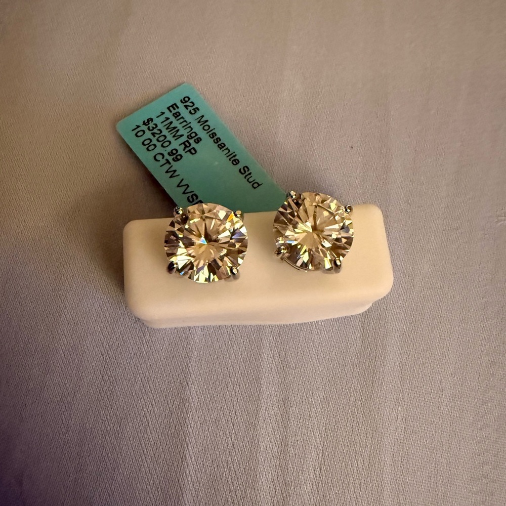 925 Sterling Silver Stud a Moissanite 10tcw Earrings